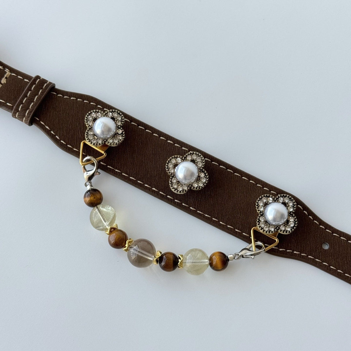 Pearl Clover Magnetic Pet Charm